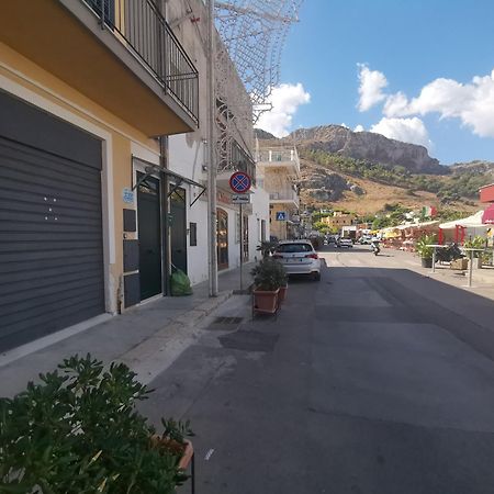 B&B Una Terrazza Sul Golfo Di Sferracavallo Ngoại thất bức ảnh