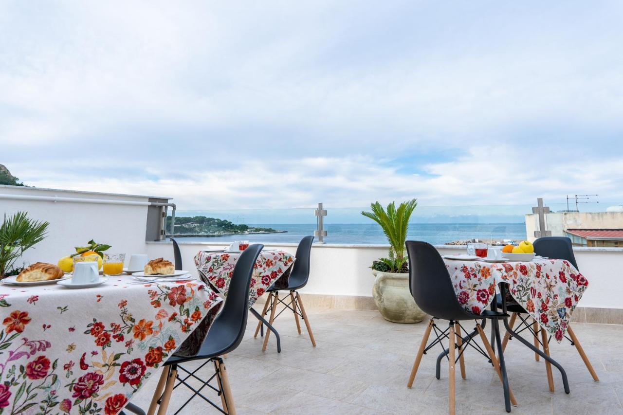 B&B Una Terrazza Sul Golfo Di Sferracavallo Ngoại thất bức ảnh