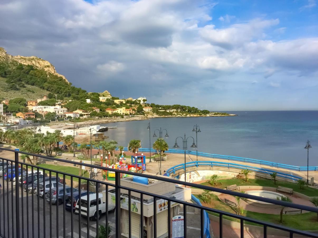 B&B Una Terrazza Sul Golfo Di Sferracavallo Ngoại thất bức ảnh