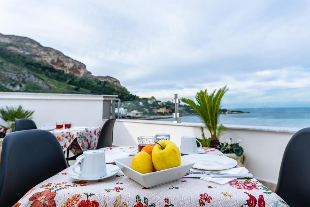 B&B Una Terrazza Sul Golfo Di Sferracavallo Ngoại thất bức ảnh