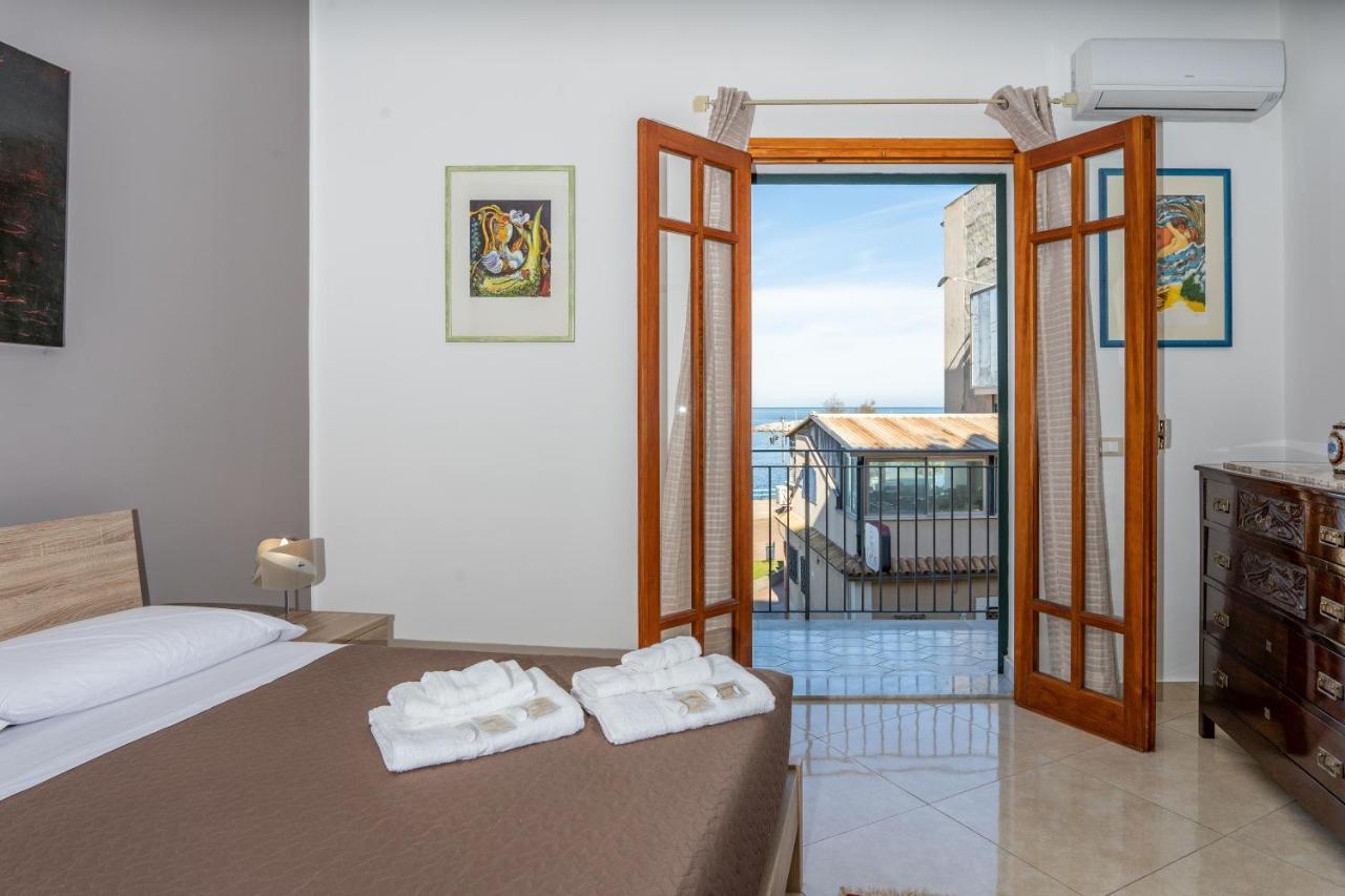 B&B Una Terrazza Sul Golfo Di Sferracavallo Ngoại thất bức ảnh