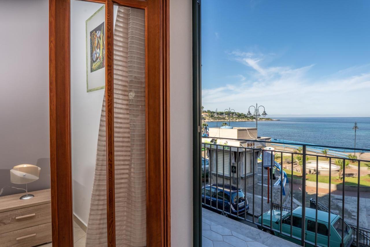 B&B Una Terrazza Sul Golfo Di Sferracavallo Ngoại thất bức ảnh