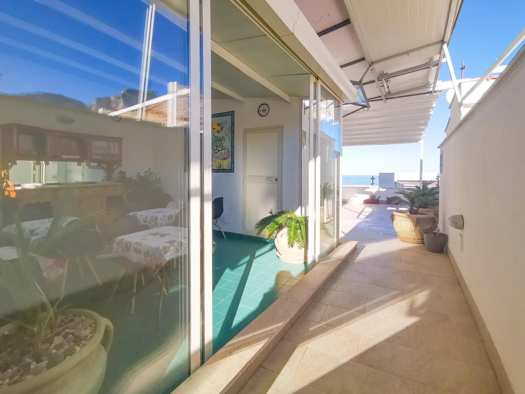 B&B Una Terrazza Sul Golfo Di Sferracavallo Ngoại thất bức ảnh